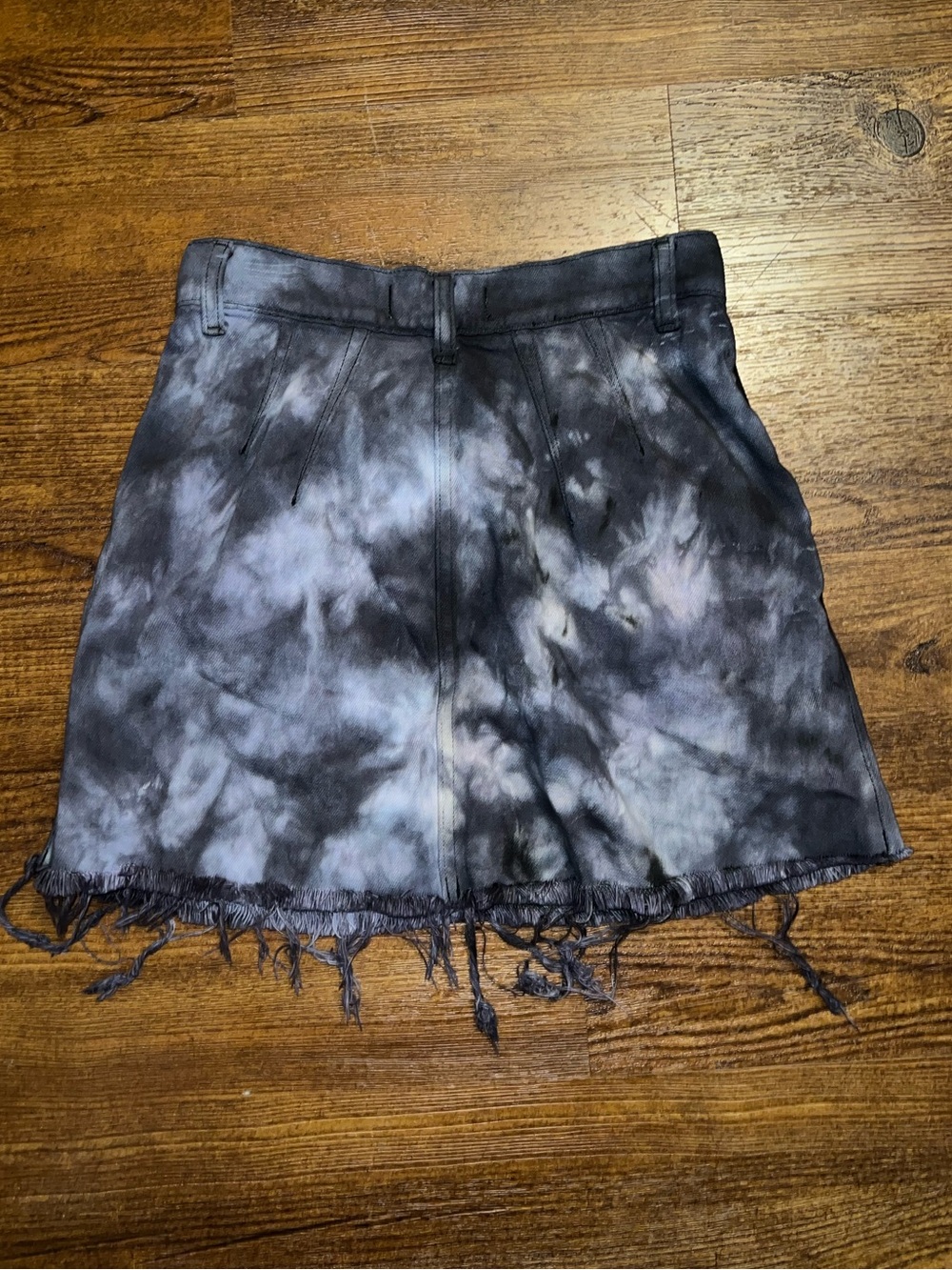 We The Free Black Acid Wash Denim Mini Skirt Distressed Edgy Grunge Y2K Size 26 - Picture 2 of 4